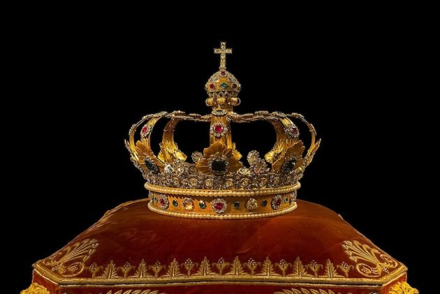 A crown.